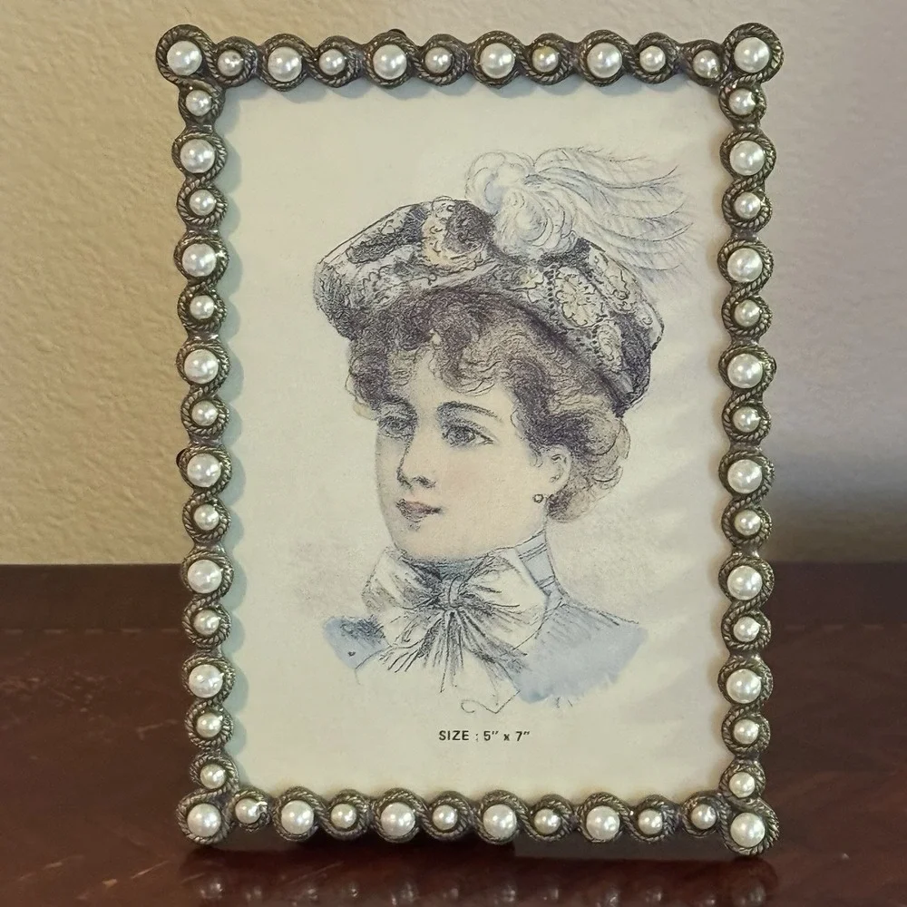 Vintage Style Faux Pearl 5x7 Picture Frame Silver Rope Victorian Cottage Decor